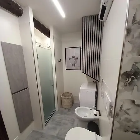 A.r.l.a. House